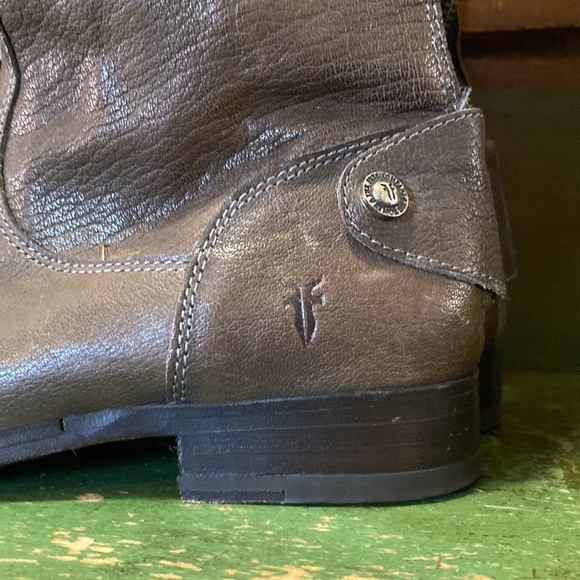 Frye Melissa Button Leather Back Zip Boots- Size 8 - Picture 8 of 16